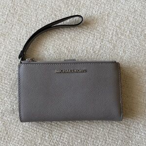 Michael Kors Double Zip Wristlet, EUC